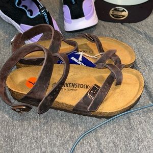NWT Birkenstock Yara Oiled Leather Sandal